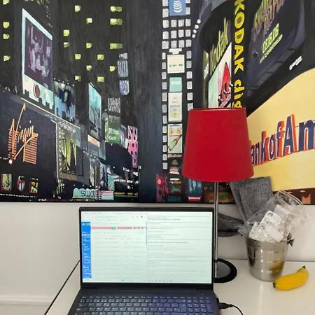 El Estudio De Mariposas,sofa Cama , Cocina Y Bano Apartamento *