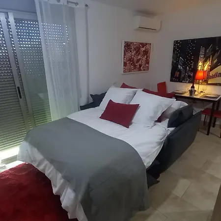 Apartment El Estudio De Mariposas,sofa Cama , Cocina Y Bano *